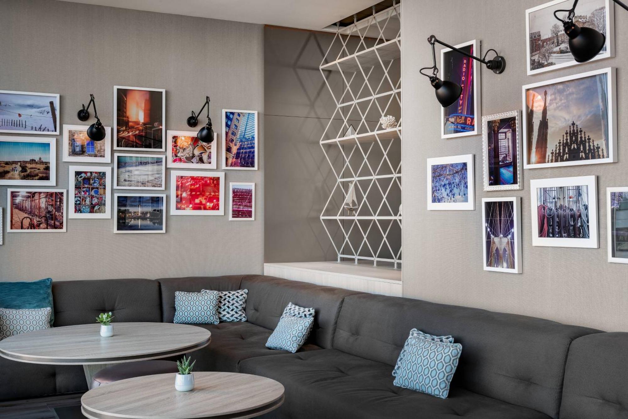 Leonardo Royal Forum 4*