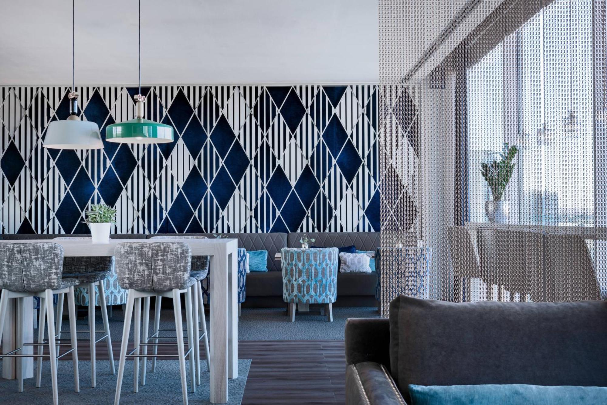 Hotel Leonardo Royal Forum 4*