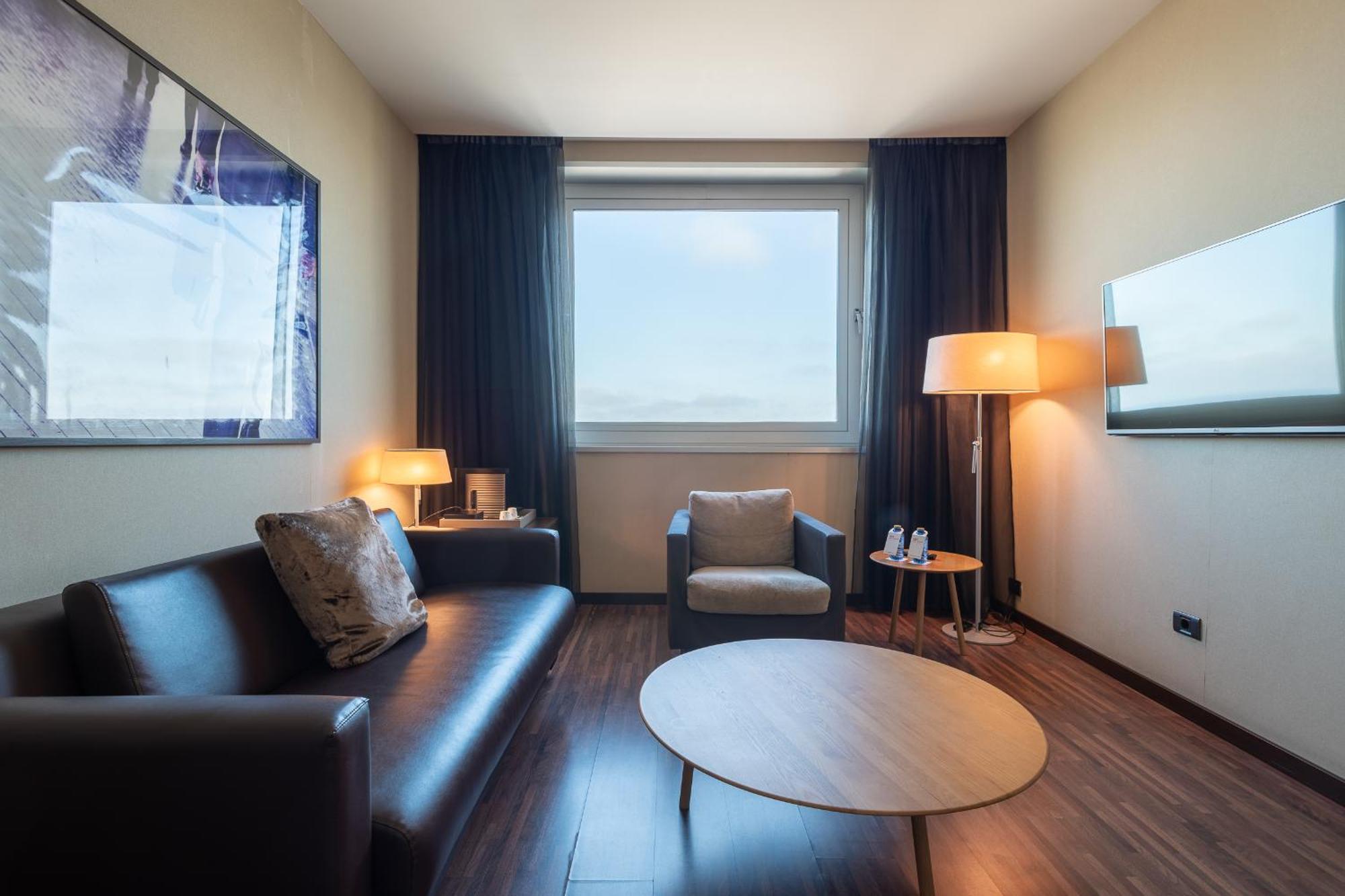 Hotel Leonardo Royal Forum 4*